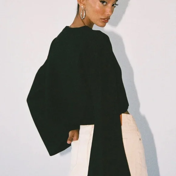 GIRL SOLDIER CROPPED SWEATER BLACK - Picture 3 of 7